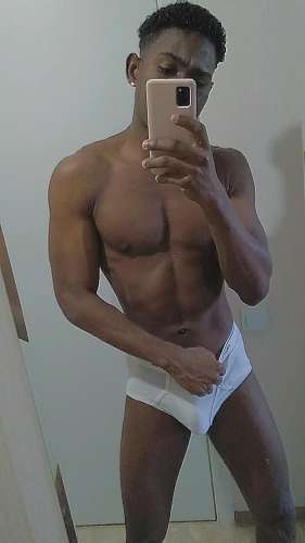 FLAVIO Navarro (25 years) (Photo!) offering male escort, massage or other services (#5448927)