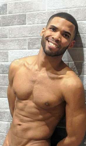 Лео чернокожий (24 года) (Фото!) предлагает мужской эскорт, массаж или другие услуги (№5455901)