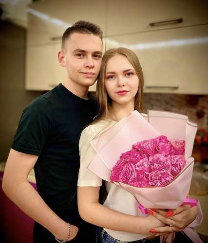 Миша Катя (22 gadi) (Foto!) iepazīsies ar pāri vai pats ir pāris (#5469673)