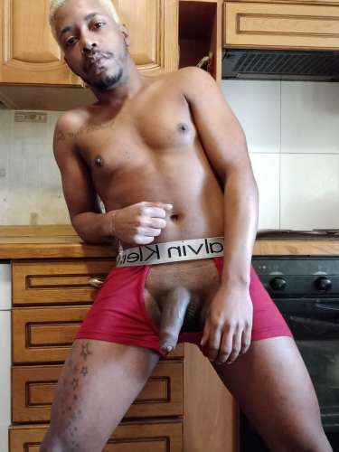 Albert (27 years) (Photo!) offering male escort, massage or other services (#5626327)