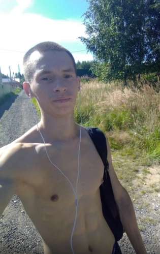 Андрей (22 gadi) (Foto!) iepazīsies ar pāri vai pats ir pāris (#6451816)