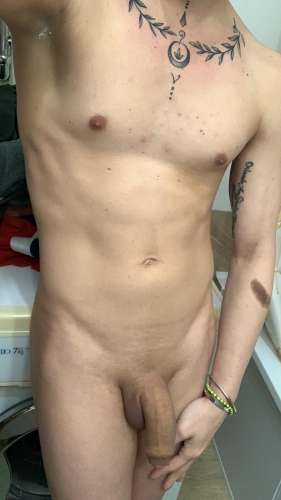Lazaro (24 года) (Фото!) предлагает мужской эскорт, массаж или другие услуги (№6458448)