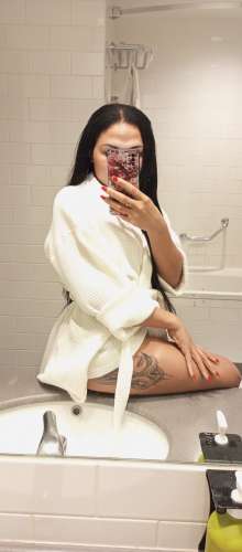 hello 😘👋 latin trans girl with 😁18cm cock is ready to meet i do cunnilingus erot…