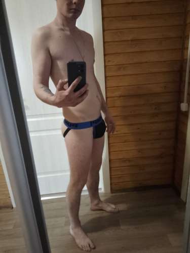 Андрей (26 лет) (Фото!) предлагает мужской эскорт, массаж или другие услуги (№7190701)