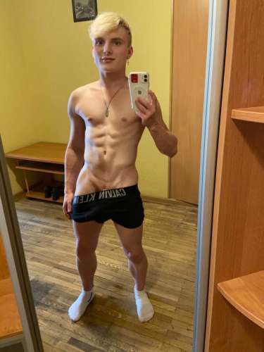Кирилл19 (21 year) (Photo!) offering male escort, massage or other services (#7306663)