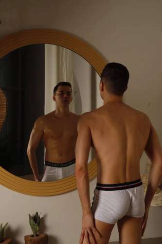 Tony (24 years) (Photo!) offering male escort, massage or other services (#7347946)