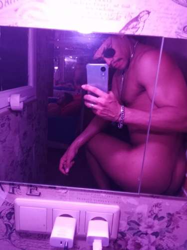 Draco (25 years) (Photo!) offering male escort, massage or other services (#7397340)